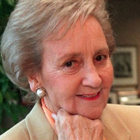 Astrid Menks shared simle through the picture.